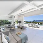 Frgk Contemporary Luxury Panoramic Sea View, Pool & Ultra-fast Wi-fi Villa *