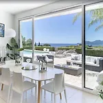 Frgk Contemporary Luxury Panoramic Sea View, Pool & Ultra-fast Wi-fi Villa