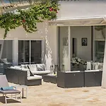 Frgk Contemporary Luxury Panoramic Sea View, Pool & Ultra-fast Wi-fi *