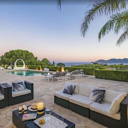 Frgk Contemporary Luxury Panoramic Sea View, Pool & Ultra-fast Wi-fi Villa *